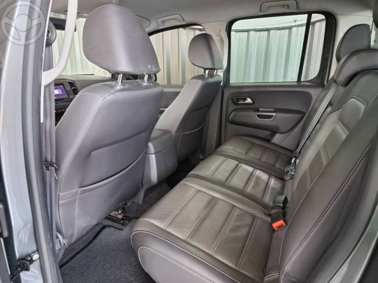 VOLKSWAGEN - AMAROK 2.0 4X4 TDI COMFORTILINE CD DIESEL 4P AUTOMÁTICO - 2019/2020 - CINZA - R$ 127.900,00