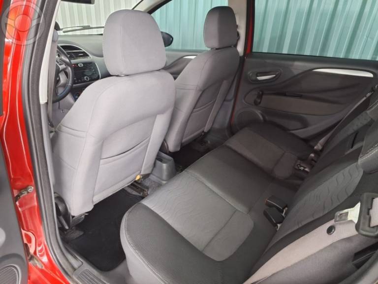 FIAT - PUNTO 1.6 ESSENCE 16V FLEX 4P MANUAL - 2012/2013 - VERMELHA - R$ 39.900,00