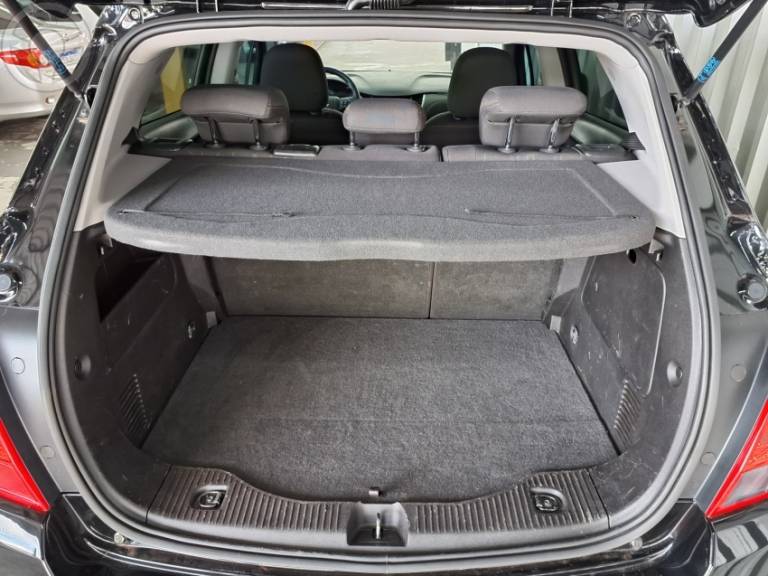 CHEVROLET - TRACKER 1.4 16V TURBO FLEX LT AUTOMÁTICO - 2018/2018 - PRETA - R$ 81.900,00