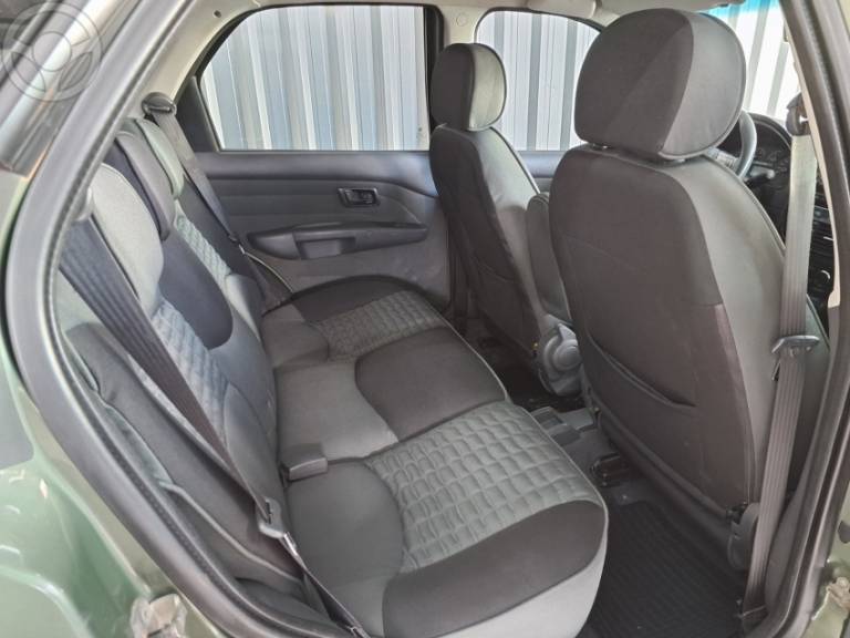 FIAT - PALIO 1.8 MPI ADVENTURE WEEKEND 16V FLEX 4P MANUAL - 2014/2015 - VERDE - R$ 49.900,00