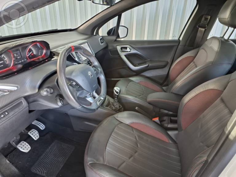 PEUGEOT - 208 1.6 THP GT 16V FLEX 4P MANUAL - 2016/2017 - BRANCA - R$ 69.900,00