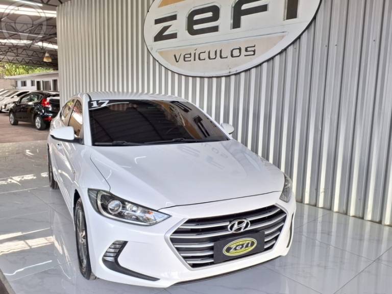HYUNDAI - ELANTRA 2.0 16V FLEX 4P AUTOMÁTICO - 2016/2017 - BRANCA - R$ 79.900,00