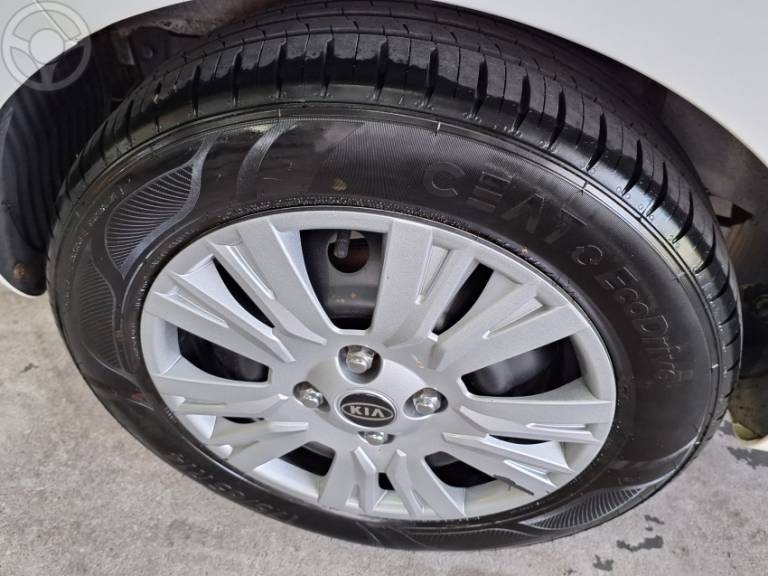 KIA MOTORS - PICANTO 1.0 EX 12V FLEX 4P MANUAL - 2015/2016 - BRANCA - R$ 44.900,00