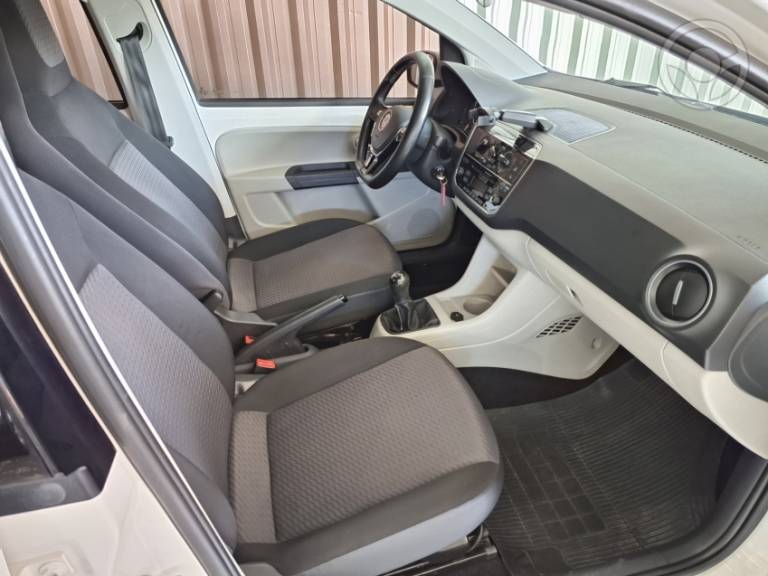 VOLKSWAGEN - UP 1.0 MPI MOVE UP 12V FLEX 4P MANUAL - 2019/2019 - BRANCA - R$ 58.900,00