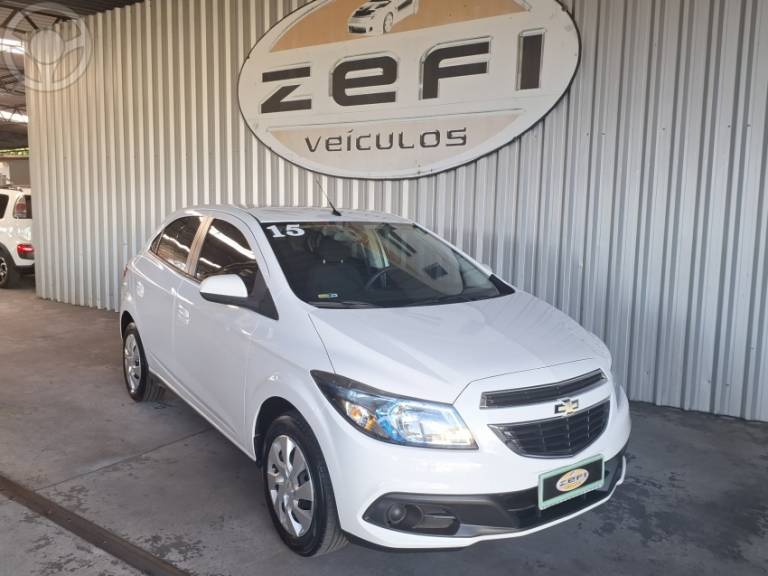 CHEVROLET - ONIX 1.4 MPFI LT 8V FLEX 4P MANUAL - 2014/2015 - BRANCA - R$ 49.900,00