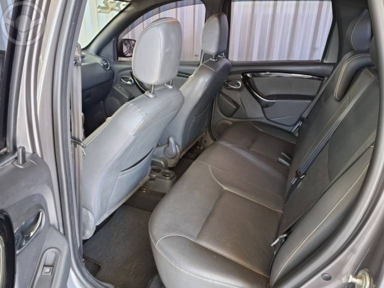 RENAULT - DUSTER OROCH 1.6 16V FLEX DYNAMIQUE 4P MANUAL - 2021/2022 - CINZA - R$ 85.900,00