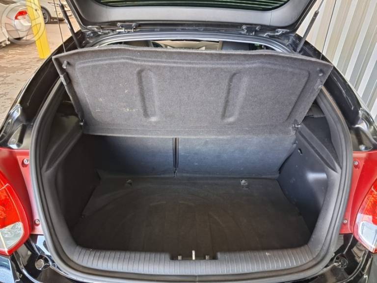 HYUNDAI - VELOSTER 1.6 16V 3P AUTOMÁTICO - 2012/2013 - PRETA - R$ 62.900,00