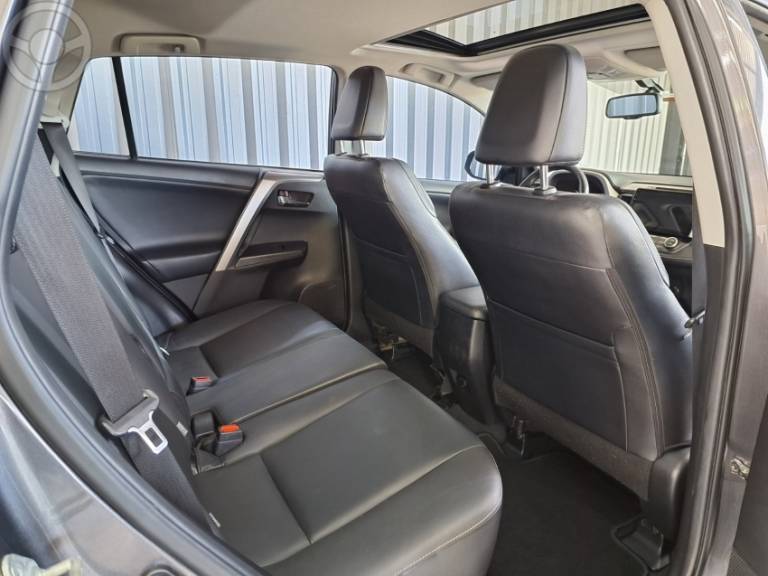 TOYOTA - RAV4 2.0 TOP 4X2 16V 4P AUTOMÁTICO - 2017/2017 - CINZA - R$ 114.900,00
