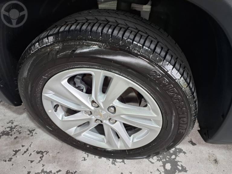 CHEVROLET - TRACKER 1.0 12V LT TURBO FLEX 4P AUTOMÁTICO - 2022/2023 - PRATA - R$ 103.900,00