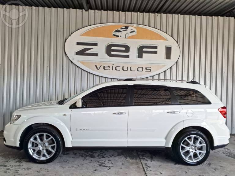 DODGE - JOURNEY 3.6 RT V6 4P AUTOMÁTICO - 2014/2014 - BRANCA - R$ 66.900,00