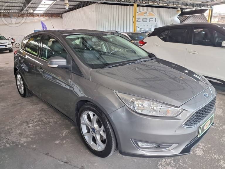 FORD - FOCUS 1.6 SE 16V FLEX 4P MANUAL - 2015/2016 - CINZA - R$ 61.900,00