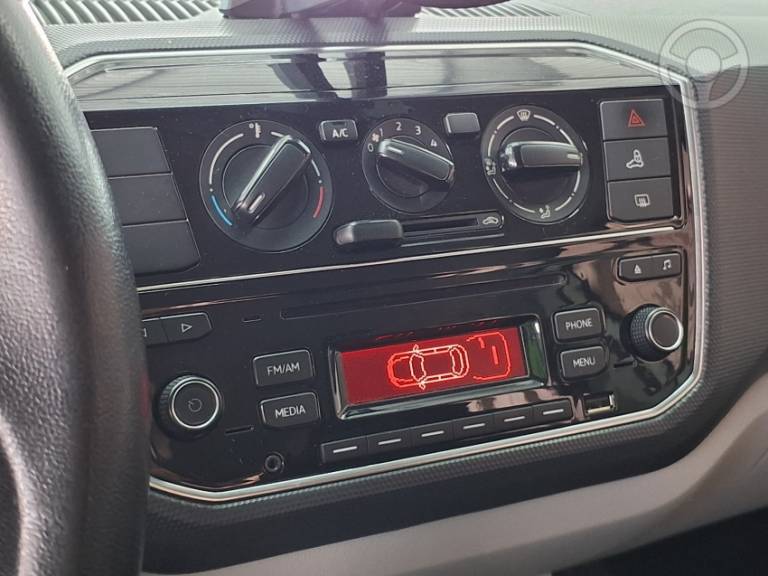 VOLKSWAGEN - UP 1.0 MPI MOVE UP 12V FLEX 4P MANUAL - 2019/2019 - BRANCA - R$ 58.900,00
