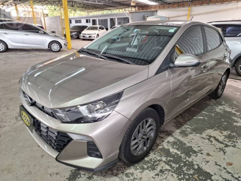 HYUNDAI - HB20 1.0 COMFORT PLUS 12V FLEX 4P MANUAL - 2023/2024 - DOURADA - R$ 71.500,00