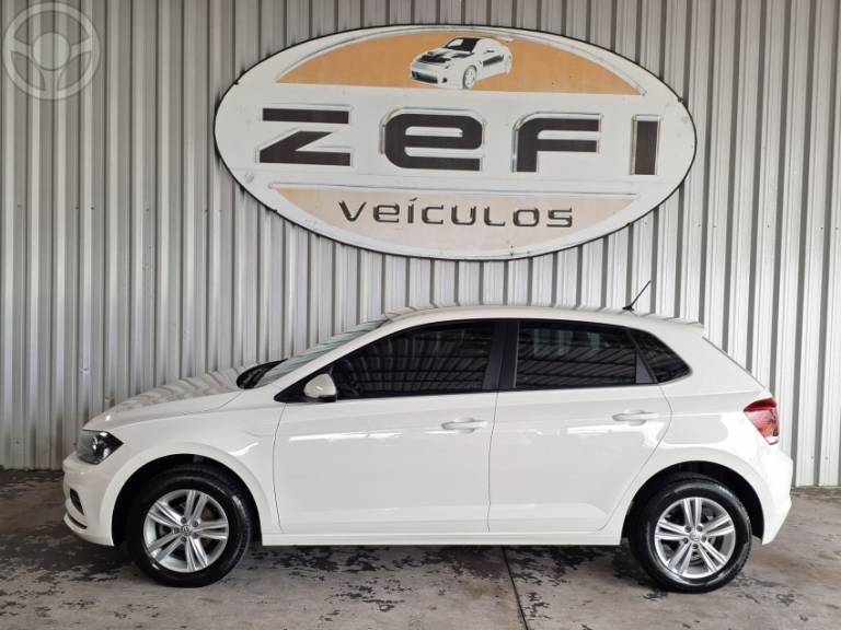 VOLKSWAGEN - POLO 1.0MPI TOTAL FLEX MANUAL - 2020/2021 - BRANCA - R$ 71.800,00