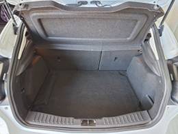 FORD - FOCUS 1.6 SE 16V FLEX 4P AUTOMÁTICO - 2014/2015 - BRANCA - R$ 52.900,00