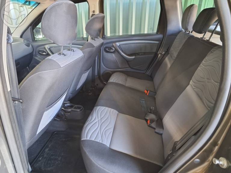 RENAULT - DUSTER 1.6 DYNAMIQUE 4X2 16V FLEX 4P MANUAL - 2013/2014 - VERDE - R$ 53.900,00