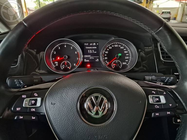 VOLKSWAGEN - GOLF 1.4 TSI HIGHLINE 16V TOTAL FLEX 4P TIPTRONIC - 2018/2018 - PRATA - R$ 117.900,00