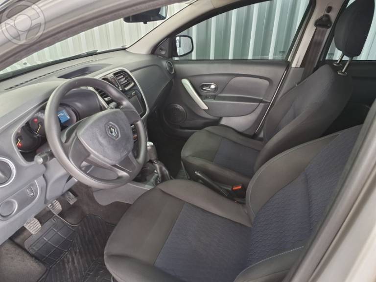 RENAULT - SANDERO 1.6 EXPRESSION 8V FLEX 4P MANUAL - 2015/2015 - PRATA - R$ 38.900,00