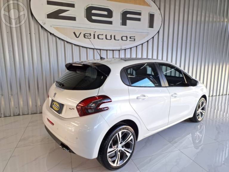 PEUGEOT - 208 1.6 THP GT 16V FLEX 4P MANUAL - 2016/2017 - BRANCA - R$ 69.900,00