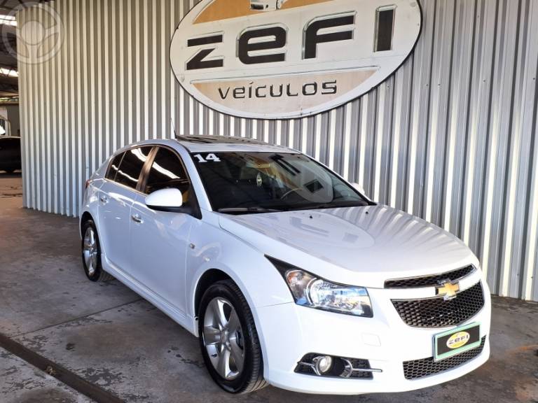 CHEVROLET - CRUZE 1.8 LTZ 16V FLEX 4P AUTOMÁTICO - 2013/2014 - BRANCA - R$ 69.900,00