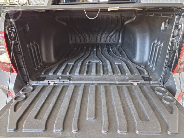 RENAULT - DUSTER OROCH 1.6 16V FLEX DYNAMIQUE 4P MANUAL - 2021/2022 - CINZA - R$ 85.900,00