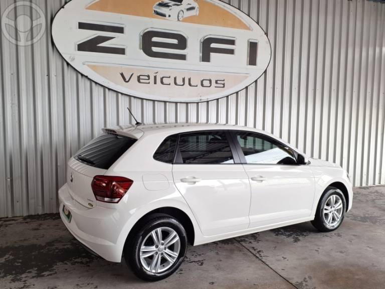 VOLKSWAGEN - POLO 1.0MPI TOTAL FLEX MANUAL - 2020/2021 - BRANCA - R$ 71.800,00