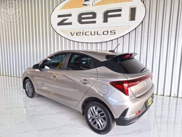 HYUNDAI - HB20 1.0 COMFORT PLUS 12V FLEX 4P MANUAL - 2023/2024 - DOURADA - R$ 71.500,00