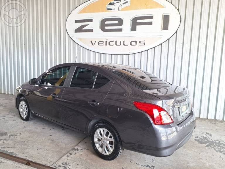 NISSAN - VERSA 1.6 16V FLEX SV 4P XTRONIC - 2019/2020 - CINZA - R$ 68.900,00