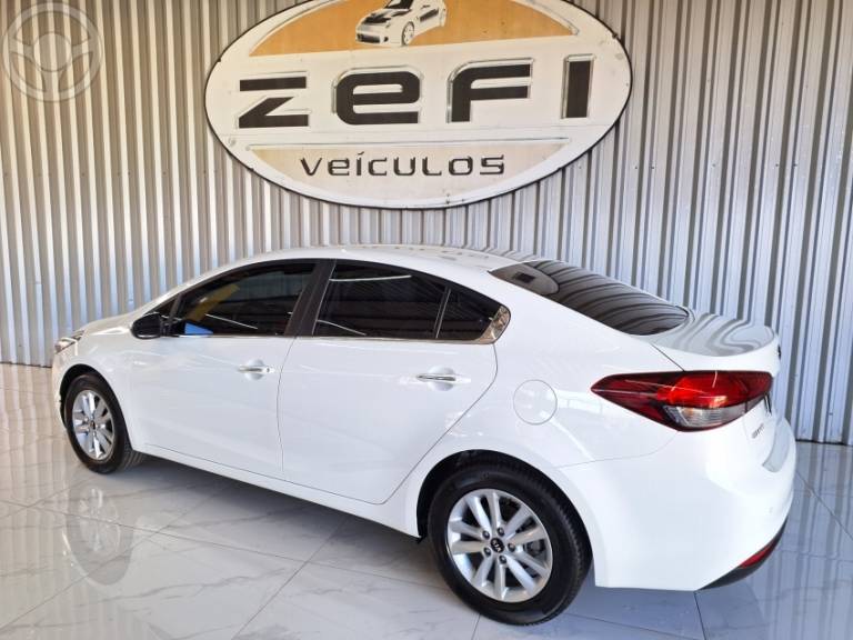 KIA MOTORS - CERATO 1.6 SX 16V FLEX 4P AUTOMÁTICO - 2018/2019 - BRANCA - R$ 85.900,00