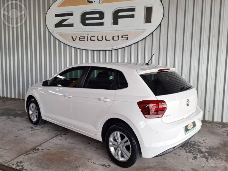 VOLKSWAGEN - POLO 1.0MPI TOTAL FLEX MANUAL - 2020/2021 - BRANCA - R$ 71.800,00