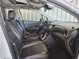 CHEVROLET - TRACKER 1.4 16V TURBO FLEX PREMIER AUTOMÁTICO - 2018/2019 - BRANCA - R$ 92.500,00