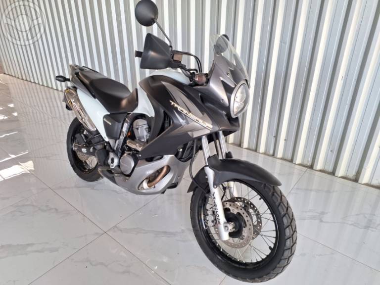 HONDA - XL 700V TRANSALP - 2014/2014 - BRANCA - R$ 34.900,00
