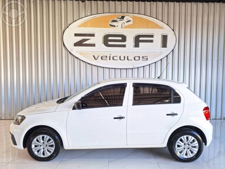 VOLKSWAGEN - GOL 1.0 12V MPI TOTALFLEX TRENDLINE 4P MANUAL - 2016/2017 - BRANCA - R$ 42.900,00