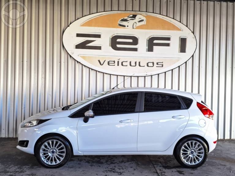 FORD - FIESTA 1.6 SE HATCH 16V FLEX 4P MANUAL - 2017/2017 - BRANCA - R$ 52.900,00