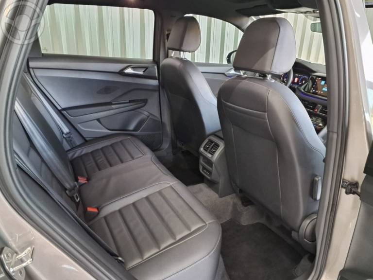 VOLKSWAGEN - TAOS 1.4 16V HIGHLINE TSI FLEX 4P AUTOMÁTICO - 2023/2023 - BEGE - R$ 164.900,00