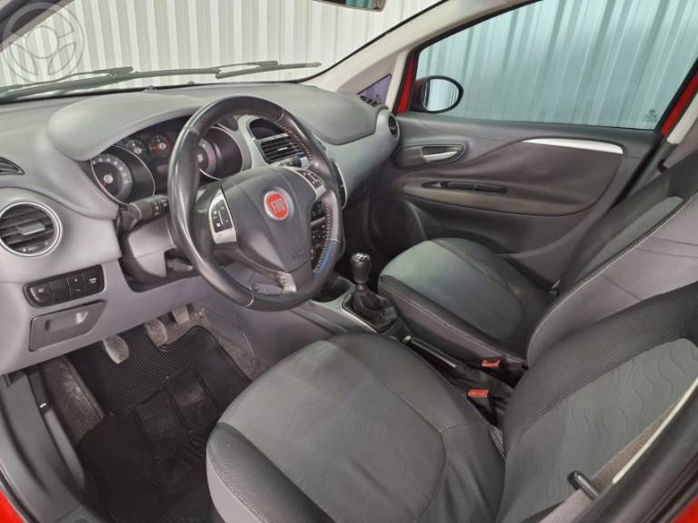 FIAT - PUNTO 1.6 ESSENCE 16V FLEX 4P MANUAL - 2012/2013 - VERMELHA - R$ 39.900,00