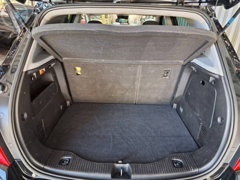 CHEVROLET - TRACKER 1.4 16V TURBO FLEX LT AUTOMÁTICO - 2018/2018 - PRETA - R$ 81.900,00