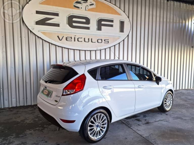 FORD - FIESTA 1.6 SE HATCH 16V FLEX 4P MANUAL - 2017/2017 - BRANCA - R$ 52.900,00