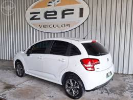 CITROËN - C3 1.2 TENDANCE PURE TECH 12V 4P MANUAL - 2017/2018 - BRANCA - R$ 48.900,00