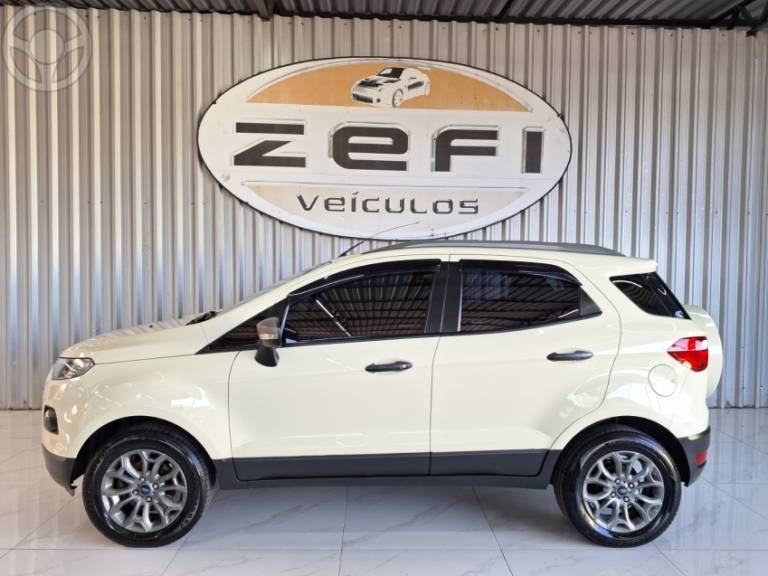 FORD - ECOSPORT 1.6 FREESTYLE 16V FLEX 4P MANUAL - 2014/2015 - BRANCA - R$ 58.000,00