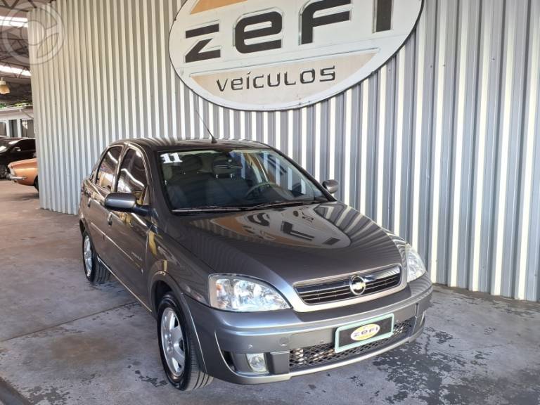 CHEVROLET - CORSA 1.4 MPFI PREMIUM SEDAN 8V FLEX 4P MANUAL - 2010/2011 - CINZA - R$ 32.900,00