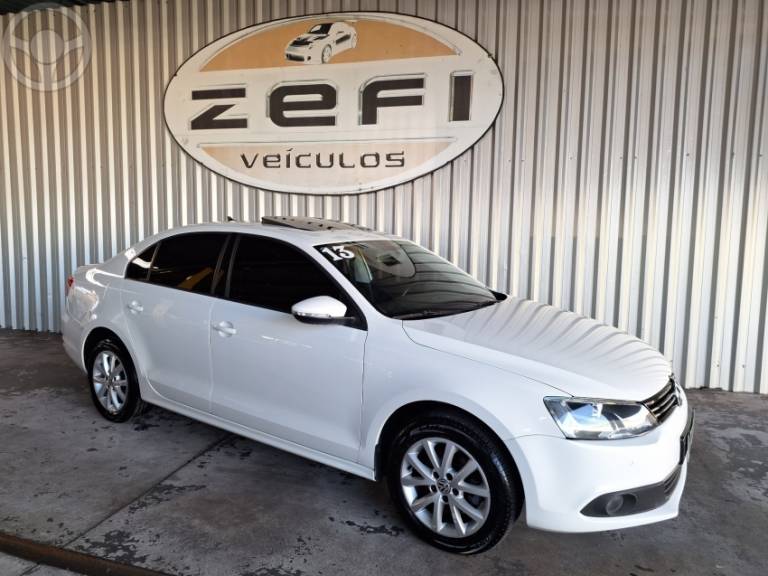 VOLKSWAGEN - JETTA 2.0 COMFORTLINE FLEX 4P TIPTRONIC - 2012/2013 - BRANCA - R$ 66.900,00