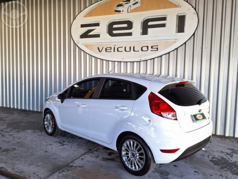 FORD - FIESTA 1.6 SE HATCH 16V FLEX 4P MANUAL - 2017/2017 - BRANCA - R$ 52.900,00