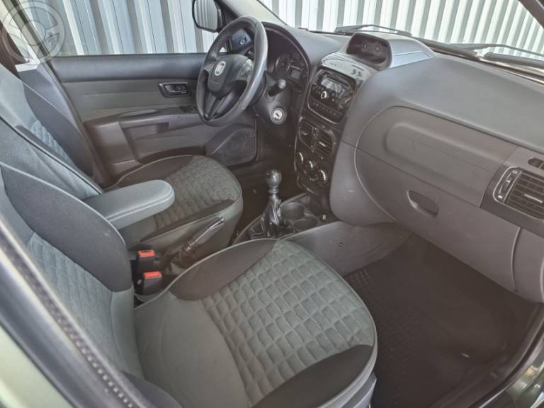 FIAT - PALIO 1.8 MPI ADVENTURE WEEKEND 16V FLEX 4P MANUAL - 2014/2015 - VERDE - R$ 49.900,00