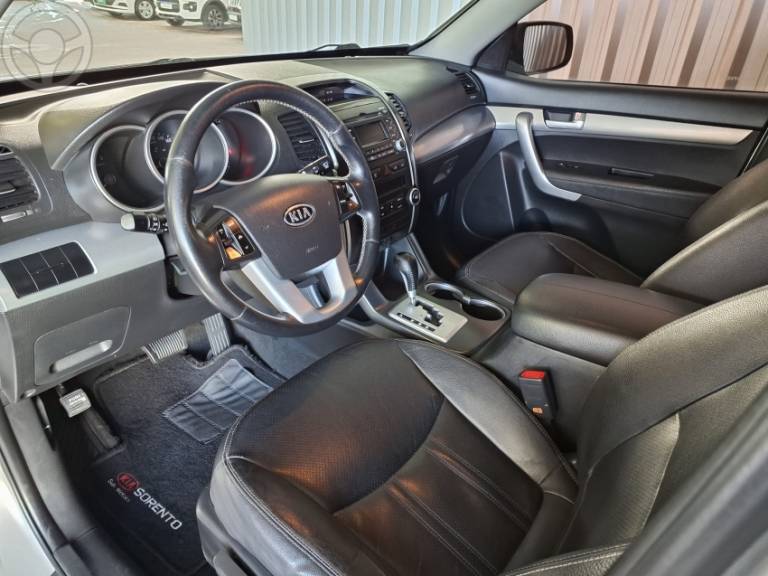 KIA MOTORS - SORENTO 2.4 EX2 4X2 16V 4P AUTOMÁTICO - 2012/2012 - PRATA - R$ 58.900,00