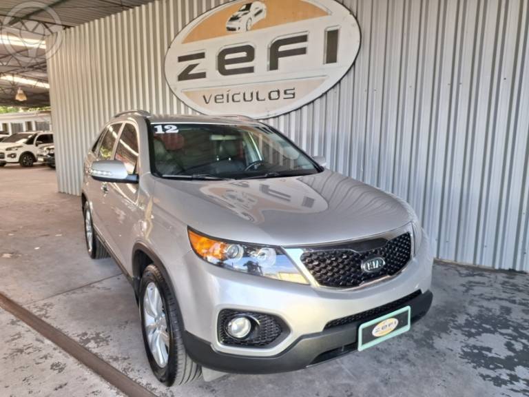 KIA MOTORS - SORENTO 2.4 EX2 4X2 16V 4P AUTOMÁTICO - 2012/2012 - PRATA - R$ 58.900,00