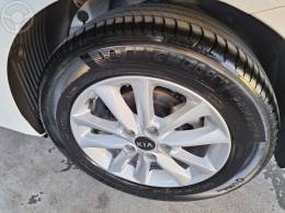 KIA MOTORS - CERATO 1.6 SX 16V FLEX 4P AUTOMÁTICO - 2018/2019 - BRANCA - R$ 85.900,00