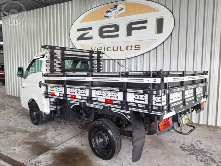 HYUNDAI - HR 2.5 LONGOCAÇAMBA 4X2 16V 130CV TURBO INTERCOOLER DIESEL 2P MANUAL - 2016/2017 - BRANCA - R$ 110.000,00