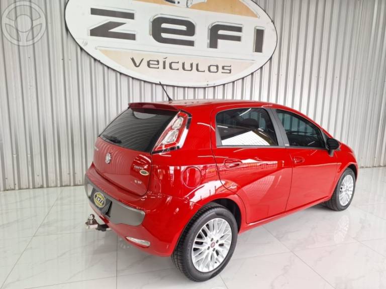 FIAT - PUNTO 1.6 ESSENCE 16V FLEX 4P MANUAL - 2012/2013 - VERMELHA - R$ 39.900,00