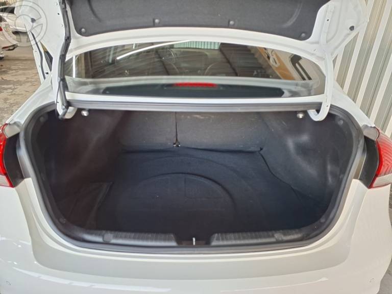 KIA MOTORS - CERATO 1.6 SX 16V FLEX 4P AUTOMÁTICO - 2018/2019 - BRANCA - R$ 85.900,00